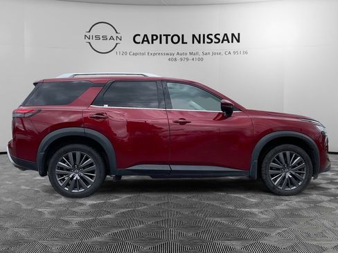 Used 2022 Nissan Pathfinder SL w/ SL Premium Package image 4