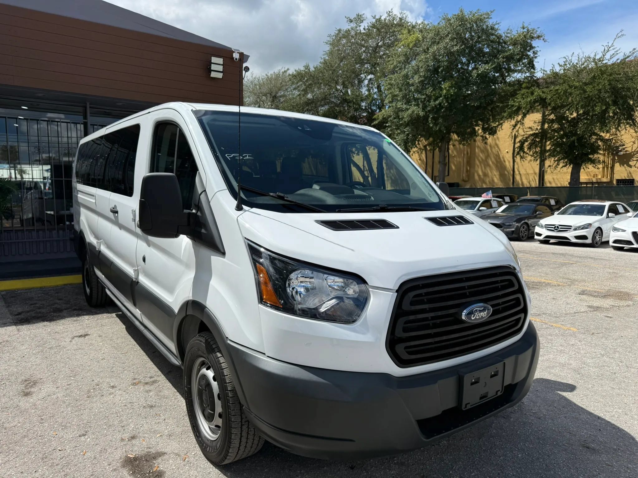 Used 2018 Ford Transit 350 XL RWD image 3
