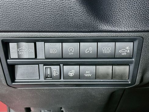 Used 2022 Toyota Tundra SR5 w/ SR5 Premium Package AWD/4WD image 17