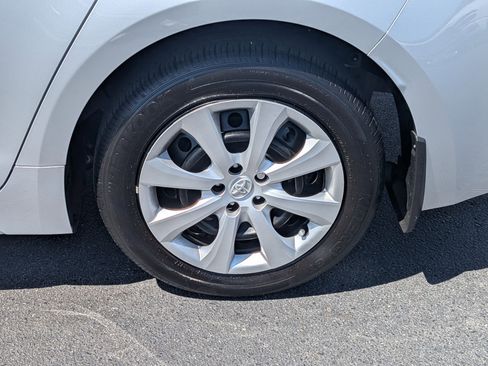 Used 2025 Toyota Corolla LE FWD image 9
