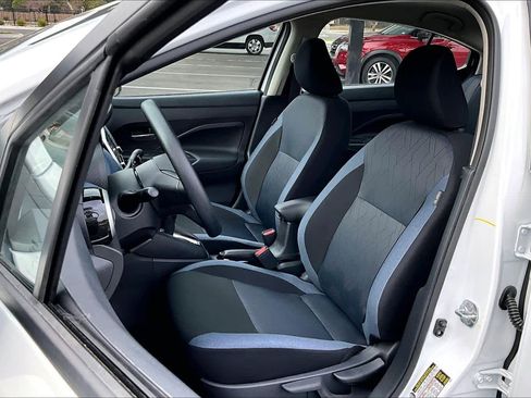 New 2025 Nissan Versa SV image 9