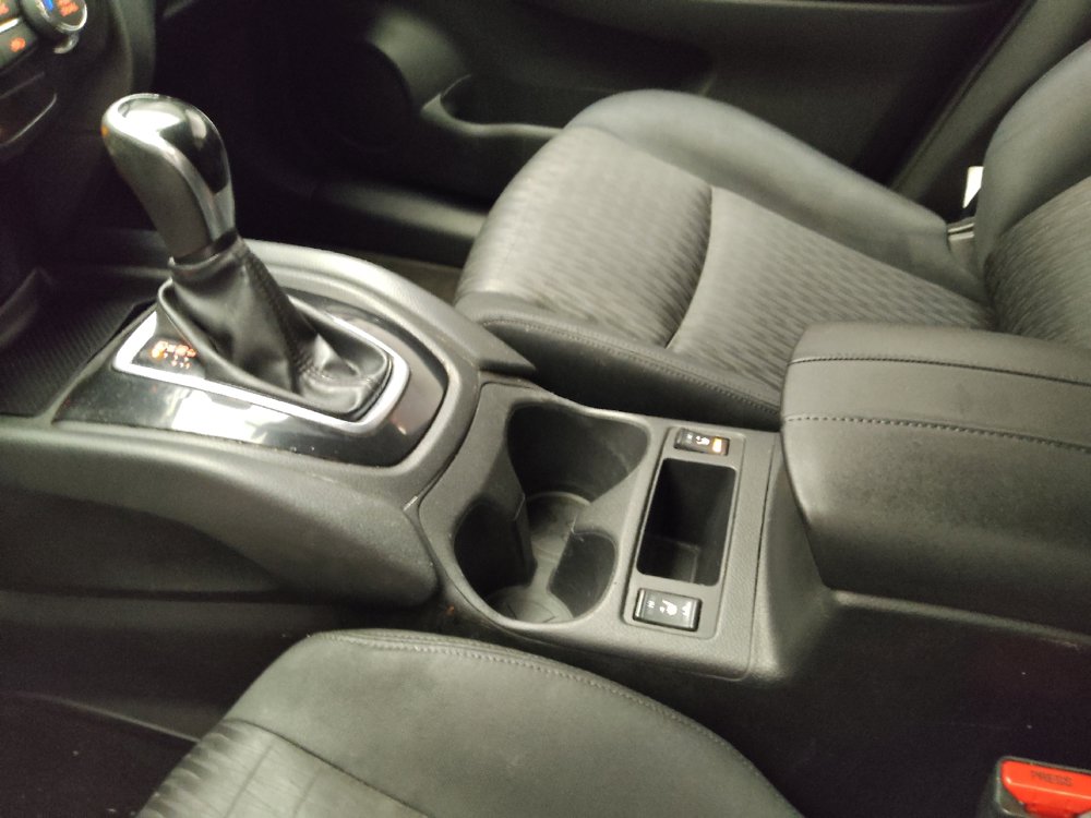 Used 2017 Nissan Rogue SV FWD image 26