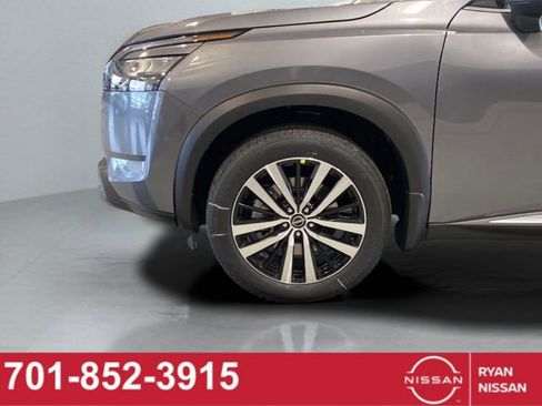 New 2025 Nissan Pathfinder Platinum image 22