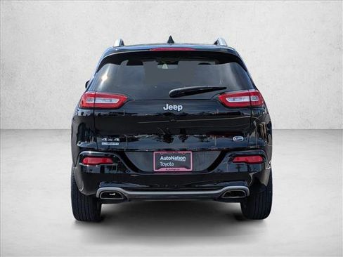 Used 2017 Jeep Cherokee Overland w/ Technology Group AWD/4WD image 8