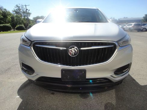 Used 2020 Buick Enclave Essence AWD/4WD image 2