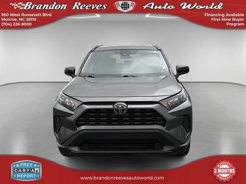 Used 2019 Toyota RAV4 LE image 2