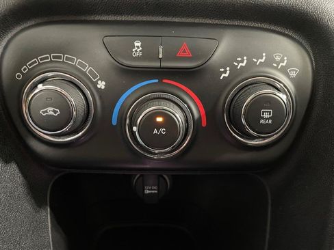 Used 2013 Dodge Dart SXT w/ Popular Equipment Group FWD image 29