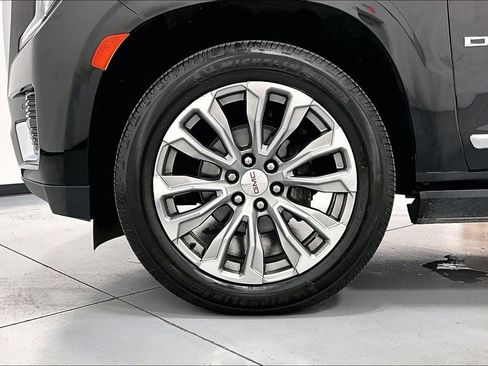 Used 2021 GMC Yukon Denali w/ Denali Premium Package AWD/4WD image 10