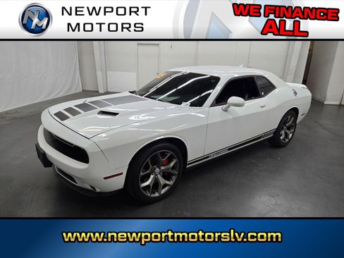 Used 2015 Dodge Challenger SXT Plus image 1