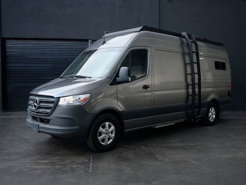 Used 2022 Mercedes-Benz Sprinter 2500 image 4