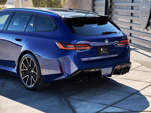 Used 2025 BMW M5 Touring image 9