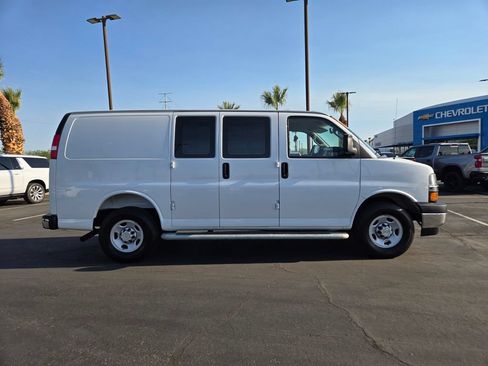 Used 2024 Chevrolet Express 2500 w/ Driver Convenience Package RWD image 7