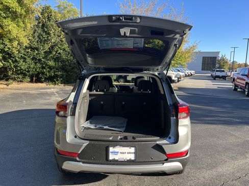 New 2026 Chevrolet TrailBlazer LT w/ LT Cold Weather Package FWD image 33