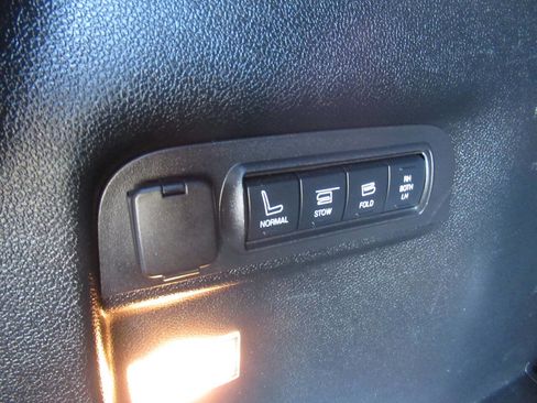 Used 2018 Ford Explorer Limited w/ Equipment Group 301A image 15