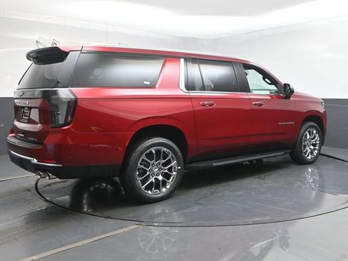 New 2026 Chevrolet Suburban Premier w/ Sun And Tow Package AWD/4WD image 29