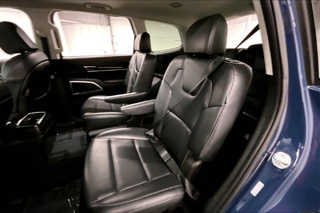 Used 2025 Kia Telluride S FWD image 23