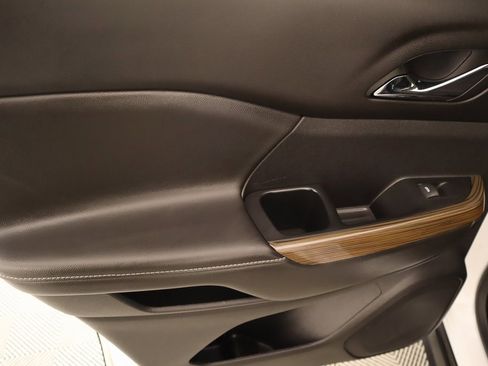 Used 2023 GMC Acadia SLE w/ Driver Convenience Package image 17