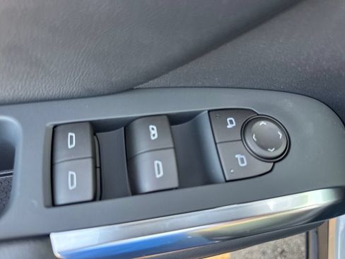 New 2026 Chevrolet Traverse LT w/ Driver Confidence Package AWD/4WD image 17