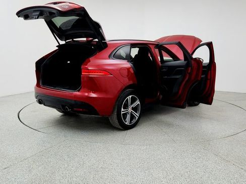 Used 2018 Jaguar F-PACE S image 11