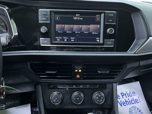 Used 2019 Volkswagen Jetta S image 21