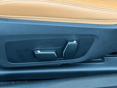 Used 2024 BMW 230i Coupe w/ Convenience Package RWD image 25