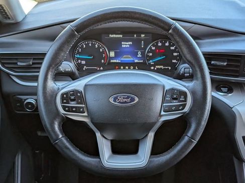 Used 2022 Ford Explorer XLT w/ Equipment Group 202A image 13