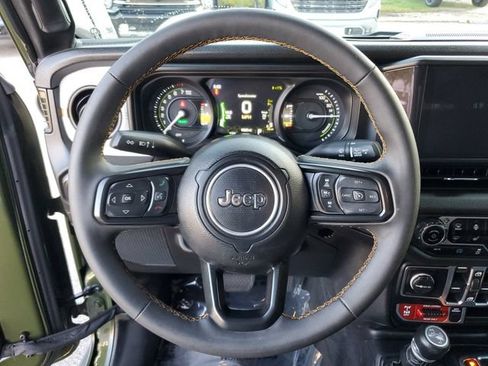 Used 2024 Jeep Wrangler Unlimited AWD/4WD image 21