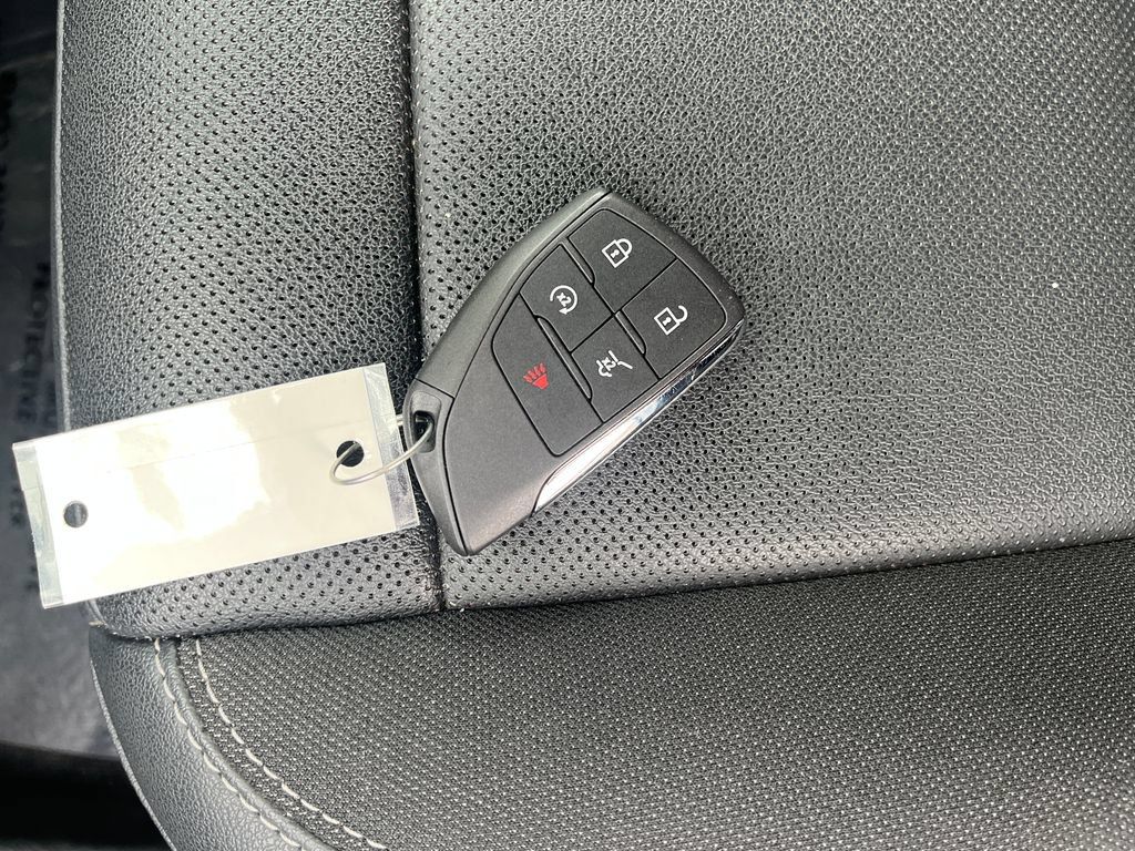 New 2025 Chevrolet Equinox EV LT w/ Convenience Package II AWD/4WD image 28
