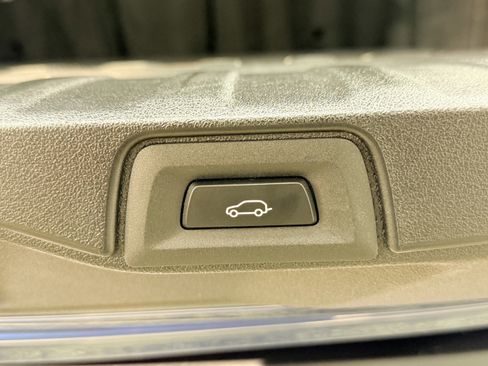 Used 2019 BMW X5 xDrive40i w/ Convenience Package image 11