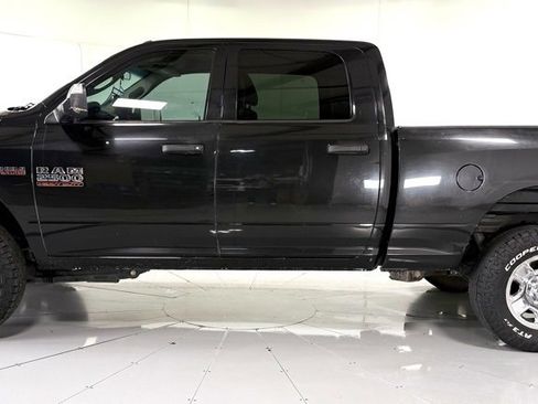 Used 2018 RAM 2500 Tradesman w/ Chrome Appearance Group image 8