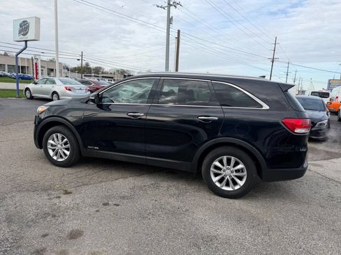 Used 2018 Kia Sorento LX w/ LX V6 Convenience Package image 8