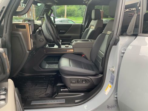 Used 2024 GMC Hummer EV 2X w/ Extreme Off-Road Package AWD/4WD image 11