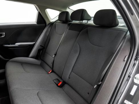 Used 2025 Kia K4 FWD image 17