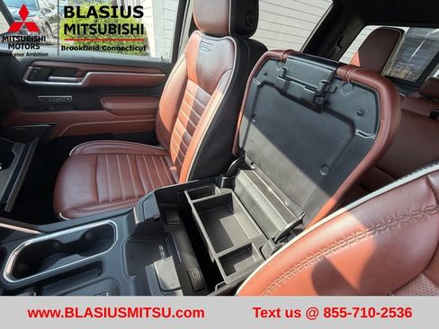 Used 2025 GMC Sierra 1500 Denali Ultimate AWD/4WD image 32