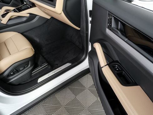 New 2026 Porsche Cayenne image 26
