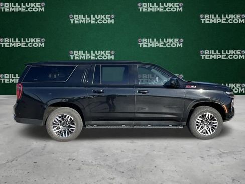 Used 2025 Chevrolet Suburban Z71 AWD/4WD image 4