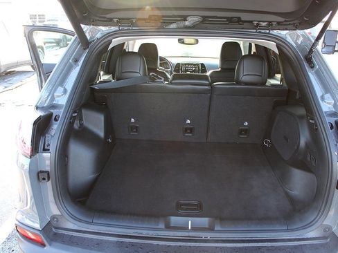 Used 2020 Jeep Cherokee Limited image 8