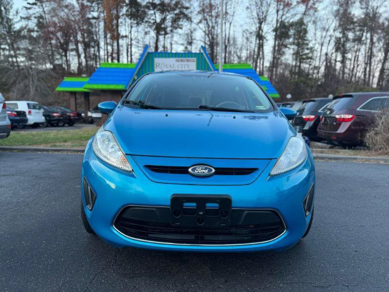 Used 2012 Ford Fiesta SE FWD image 2