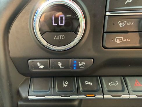 Used 2022 GMC Sierra 3500 Denali w/ Technology Package AWD/4WD image 22
