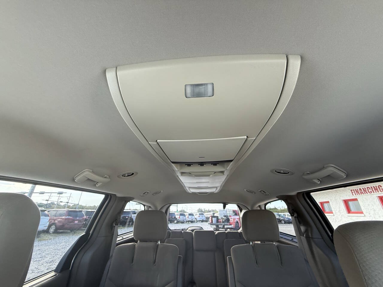 Used 2015 Chrysler Town & Country Touring w/ Driver Convenience Group FWD image 23
