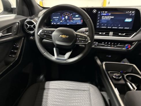 New 2026 Chevrolet Equinox LT w/ Safety and Technology Package AWD/4WD image 11