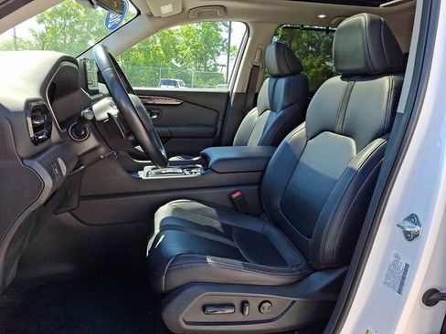 Used 2024 Honda Pilot Touring image 17