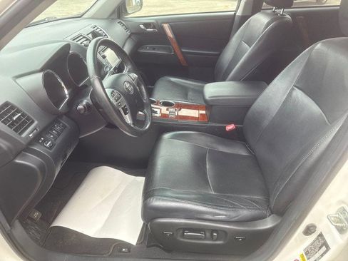 Used 2013 Toyota Highlander Limited image 11