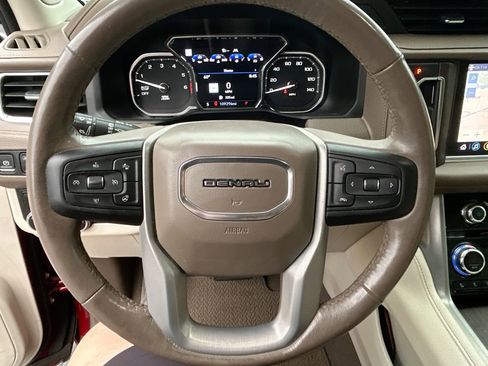 Used 2021 GMC Yukon XL Denali w/ Denali Premium Package image 19