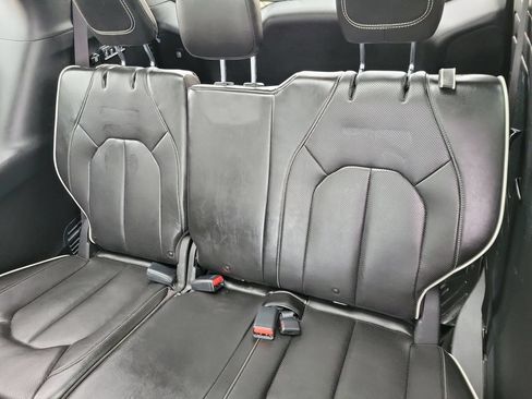 Used 2020 Chrysler Pacifica Limited w/ Advanced Safetytec Group FWD image 11