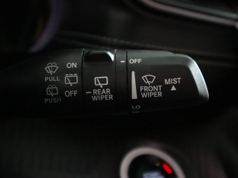Used 2023 Jeep Grand Cherokee L Laredo AWD/4WD image 31