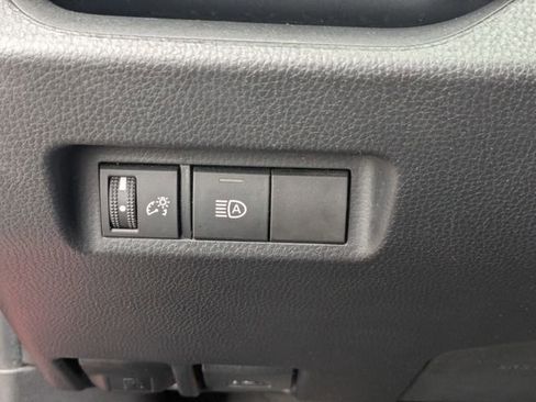 Used 2022 Toyota RAV4 XLE FWD image 16