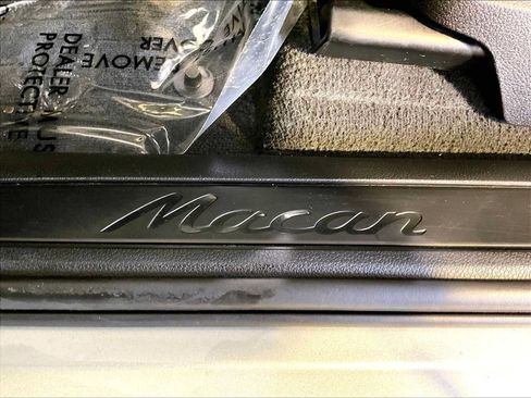 Certified 2026 Porsche Macan AWD/4WD image 19