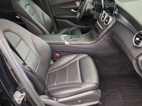 Used 2020 Mercedes-Benz GLC 300 4MATIC image 32