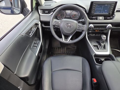 Used 2019 Toyota RAV4 XLE Premium FWD image 24